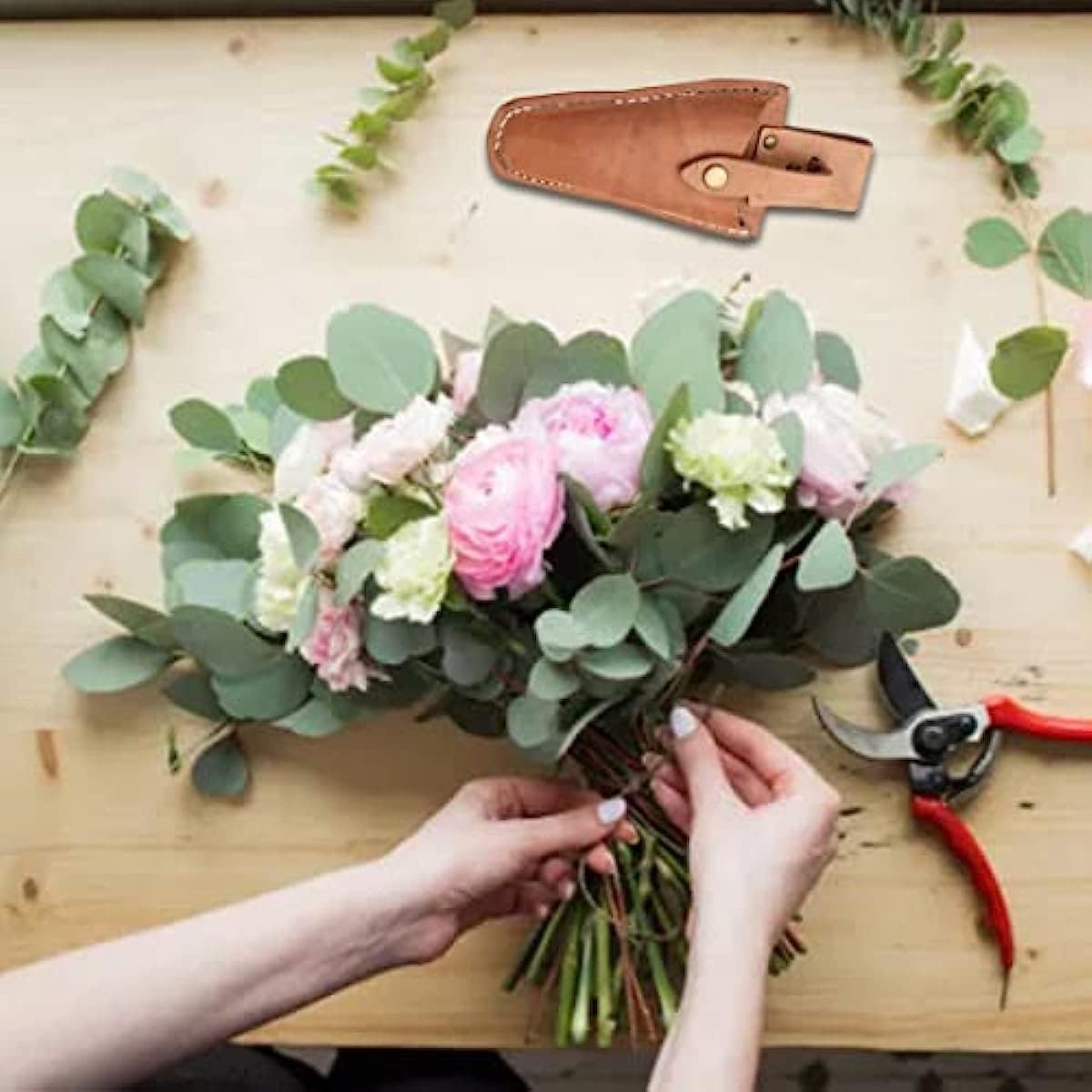 Leather Sheath for Scissors, 1Pack Leather Sheath Tool Holsters, Garden Pruner Sheath, Belt Holder Pouch Bag, Protective Leather Cover, Leather Hand Pruner Sheath for Garden Pliers with Snap