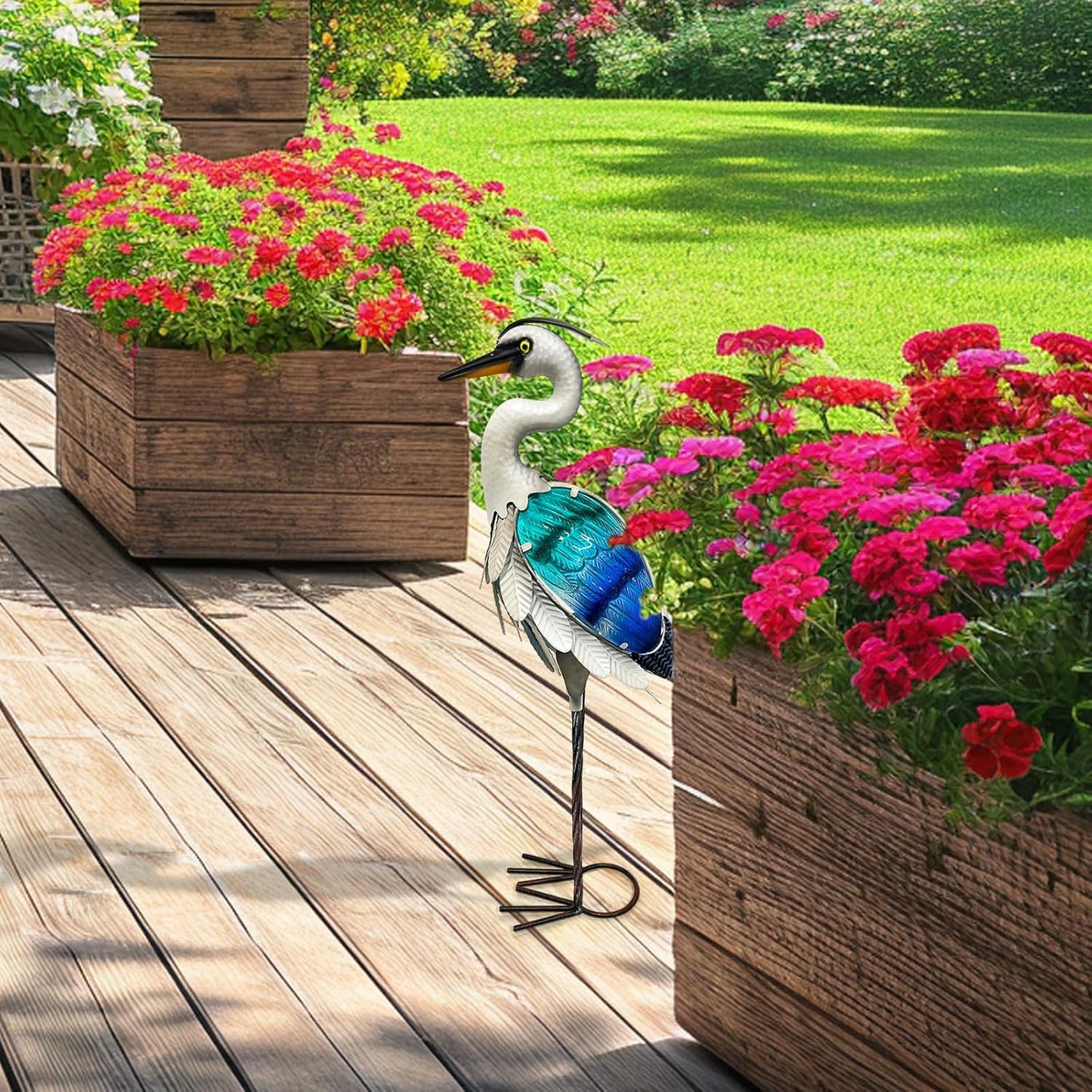 HONGLAND Solar Metal Crane Statue Garden Heron Sculpture, Glass Outdoor Heron Yard Art Coastal Ocean Bird Decor Lawn Ornament for Backyard Porch Patio Decor(24 Inch)