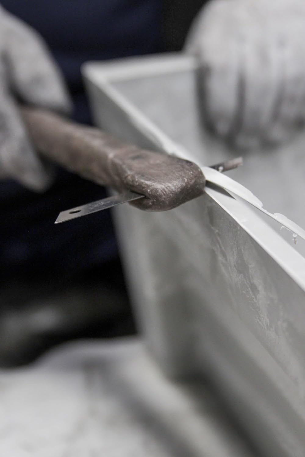 Ecopots Oslo Durable Modern Round Indoor/Outdoor Recycled-Based Composite Flower Pot Planter, Taupe, 25.5"