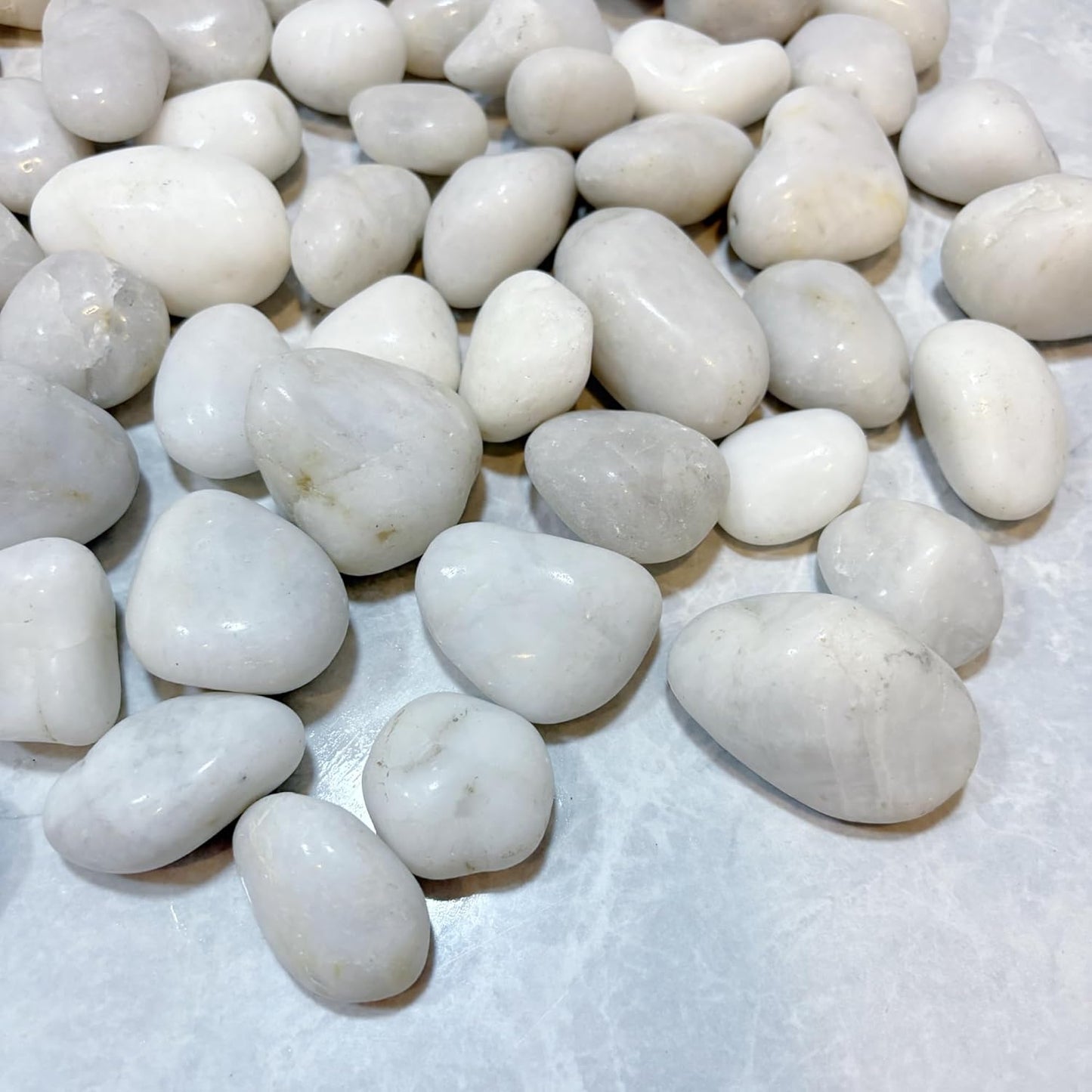 2lbs River Rocks, 1-2Inch Decorative Ornamental Natural Pebbles for Garden Couryard Landscaping Stones, Gravel Filler for Fish Tank,Vases,Home Decor,Aquariums,Animal Habitat, White