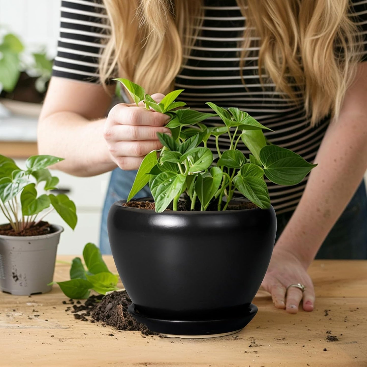 Ceramic Planter Pot - 6 Inch Plant Pot with Drainage Hole and Saucer Round Planter for Indoor Plants Outdoor Succulent Pot Modern Flower Pot for Home Decor Black