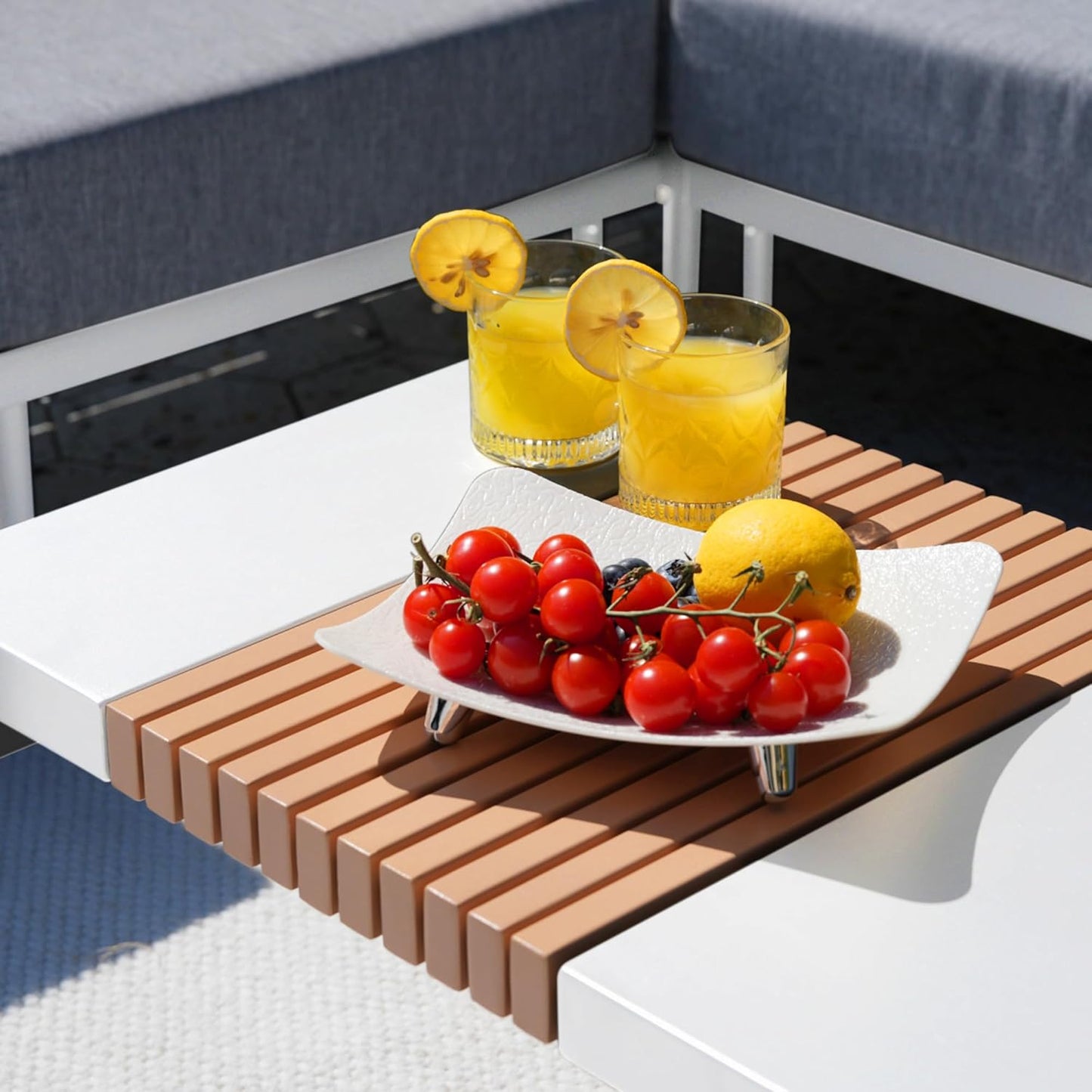 Sundale Outdoor Modern Metal Outdoor Coffee Table with Slatted Wood-Look Tabletop Design, Weather-Resistant Patio Side Table for Garden, Balcony, Poolside(White)