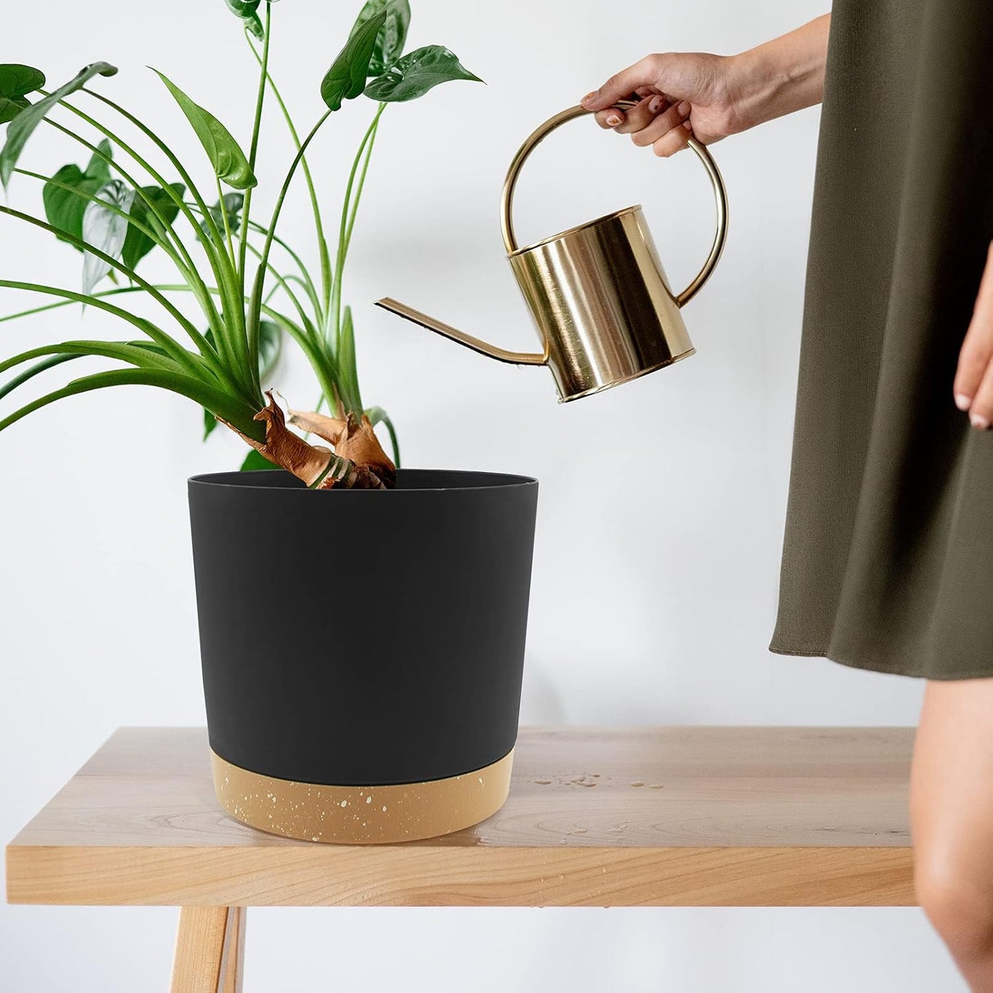 QCQHDU 8 inch Plant Pot, 2 Pack Planters for Indoor Plants with Drainage Holes & Saucer, Outdoor Flower Pots Home Garden Modern Decor