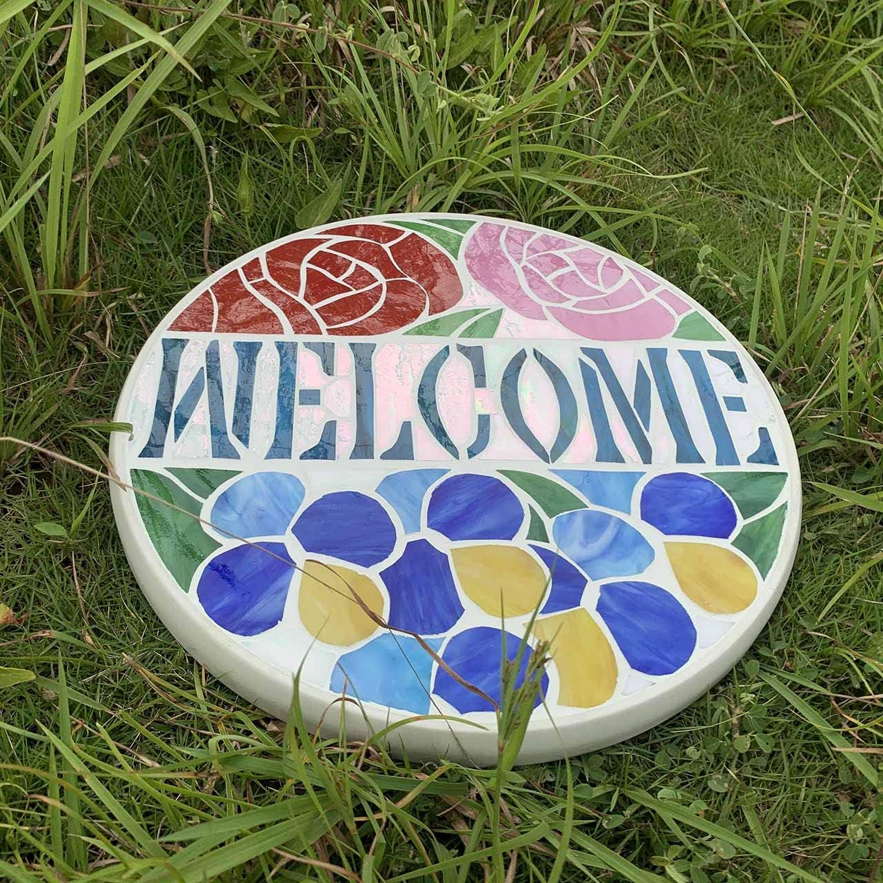 Bieye MSS002 Rose Flowers Tiffany Style Stained Glass Mosaic Decorative Stepping Stone for Garden Decor (12" Round, Welcome Sign)