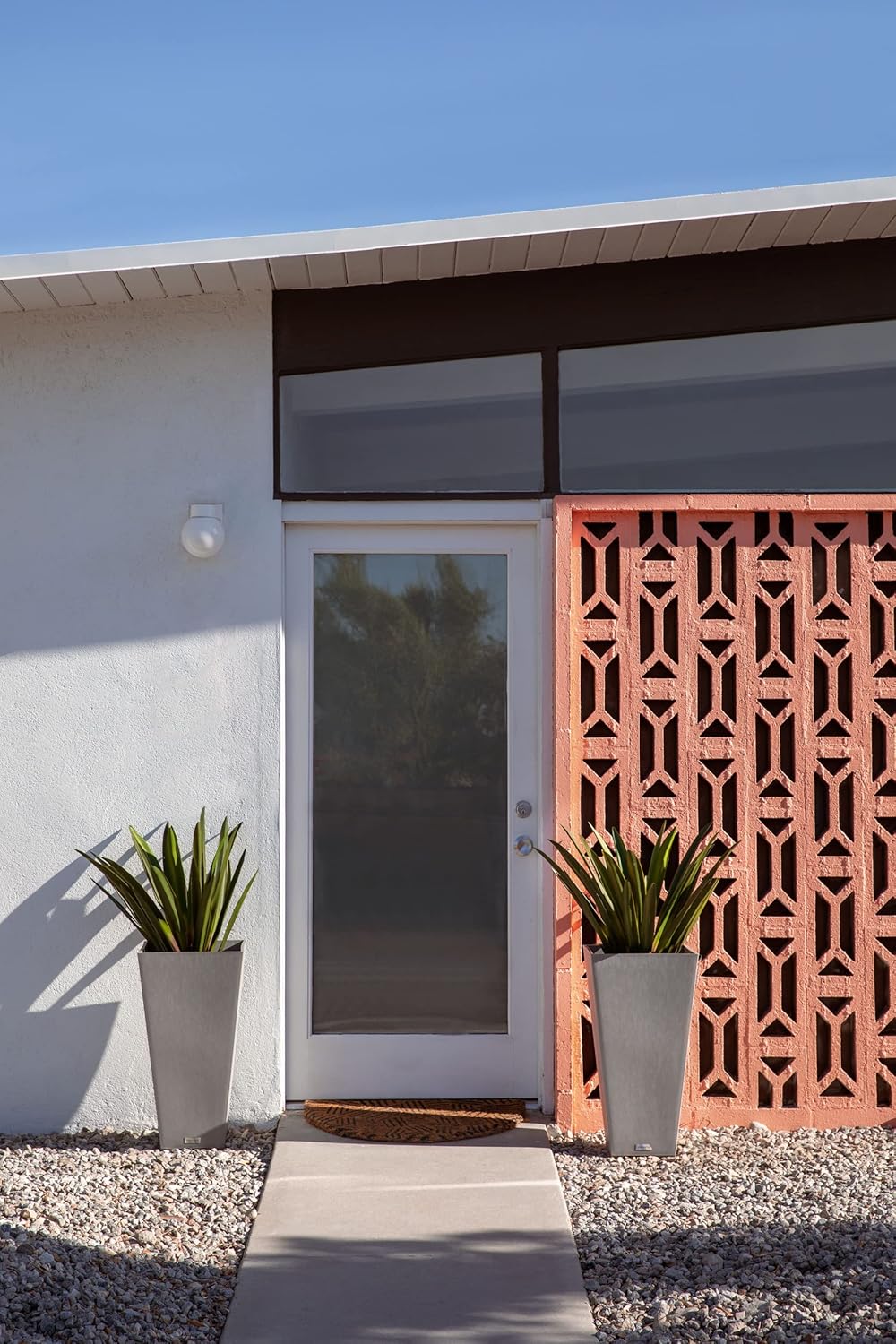 Veradek V-Resin Indoor/Outdoor Taper Planter, Set of 2 (30 inch, Grey)