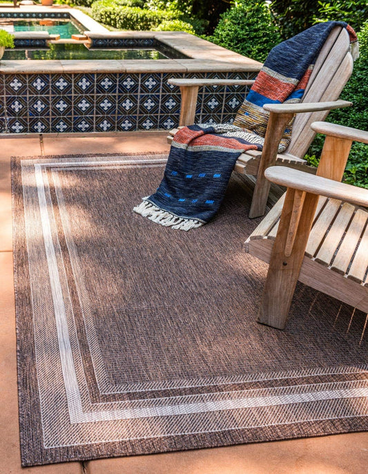 Unique Loom Outdoor Border Collection Area Rug - Soft Border (7' 1" x 10' Rectangle, Brown/ Ivory)