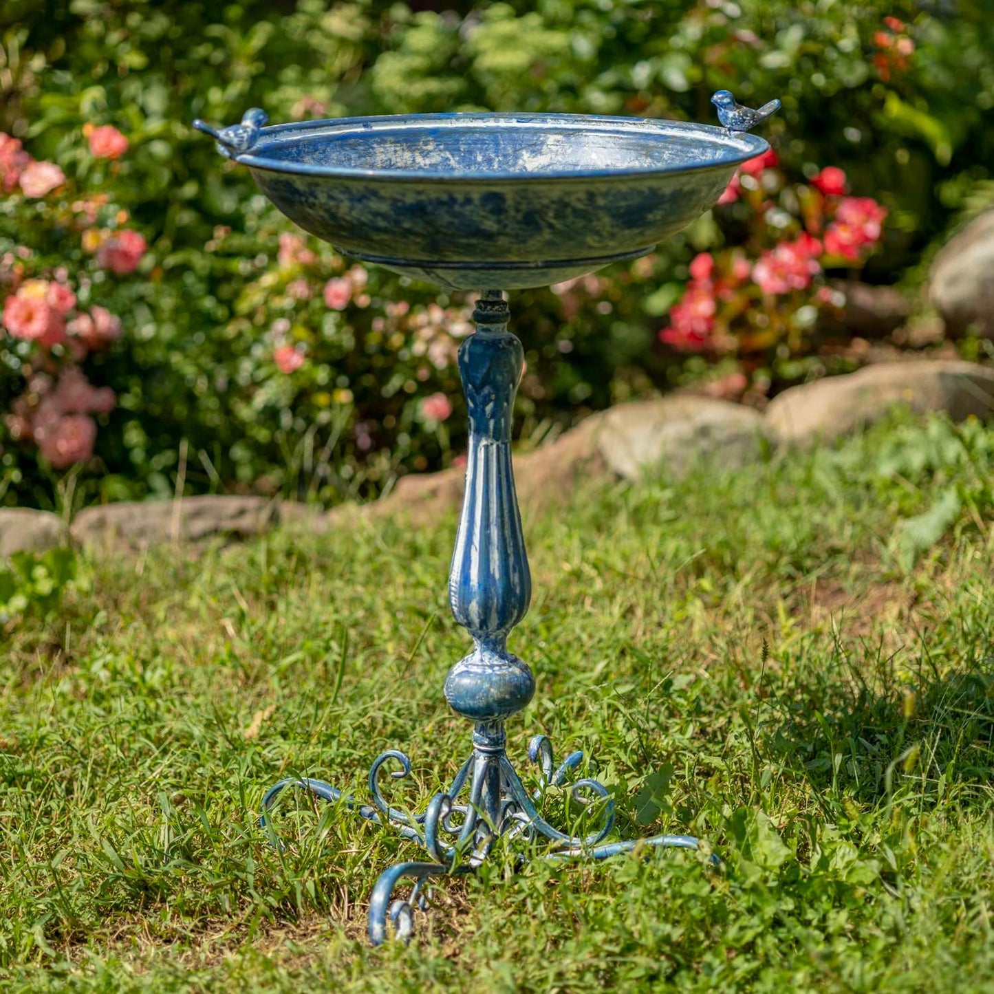 Zaer Ltd. Pedestal Style Birdbath (Blue)