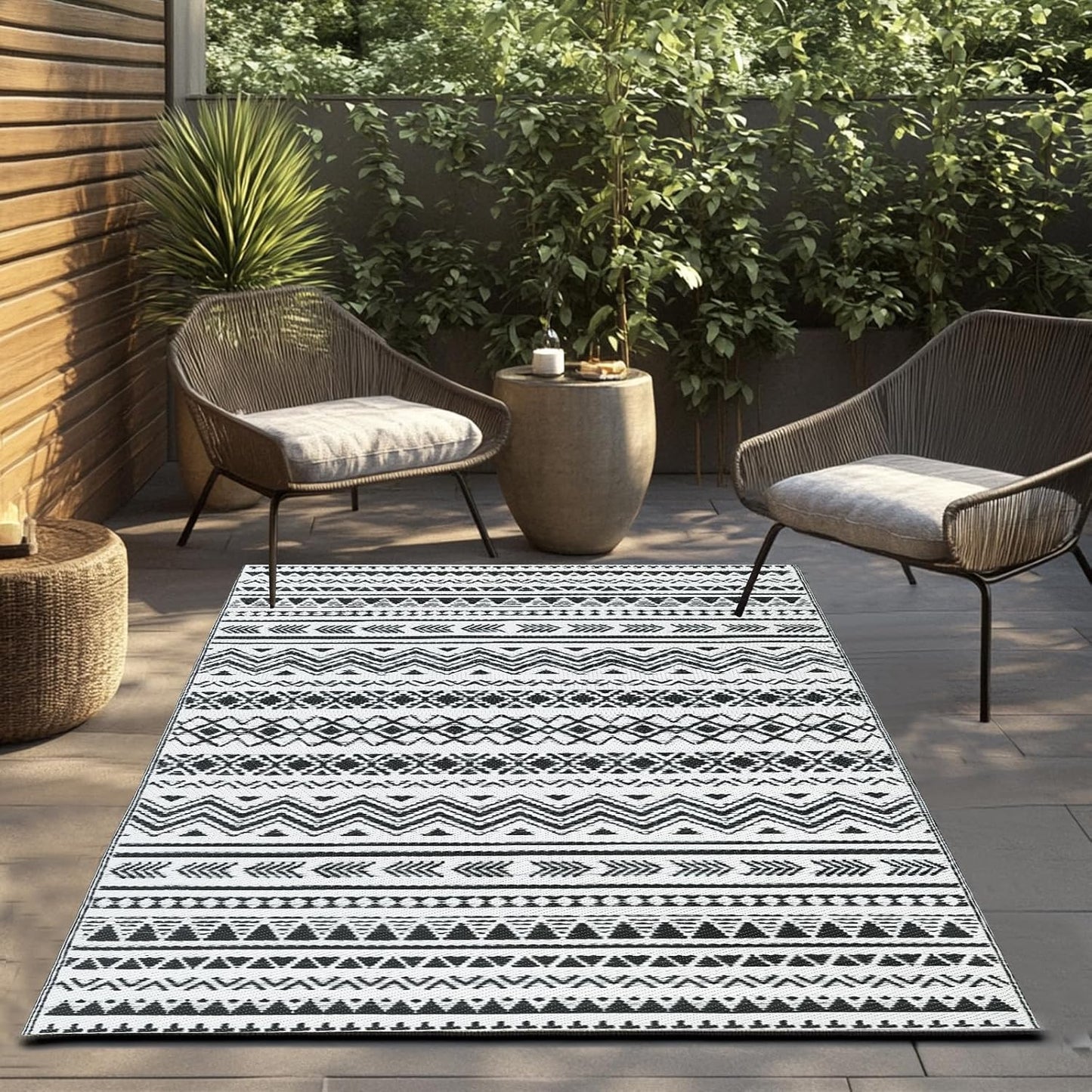WILDROOTS 4x6 Feet Black and White Plastic Outdoor Rug, Stain Resistant Waterproof Reversible Outdoor Patio Rug, Fade Resistant Camping Rug
