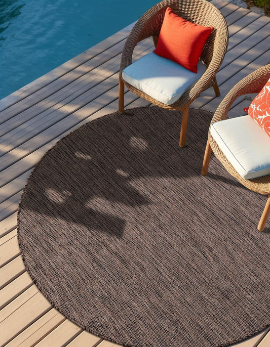 Unique Loom Outdoor Solid Collection Area Rug (5' 3" Round Light Brown/Ivory)