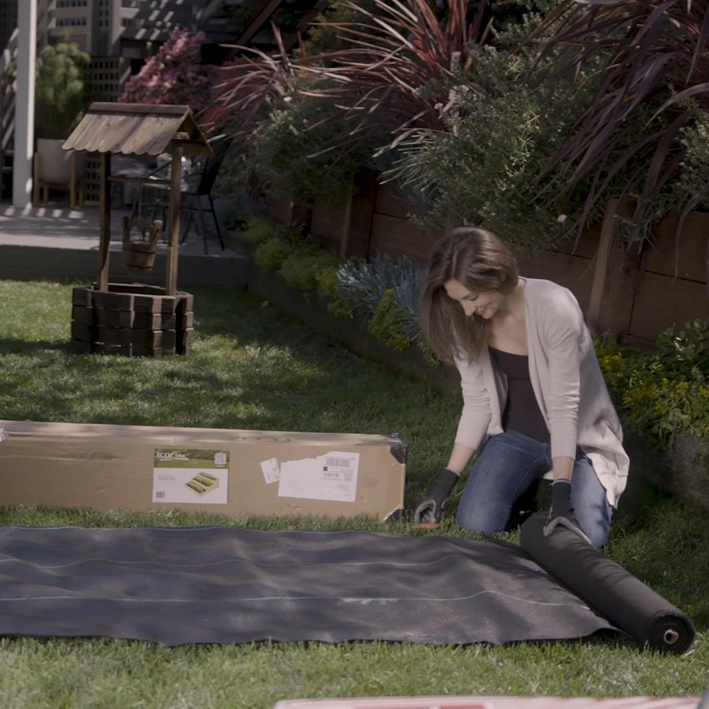 ECOgardener Premium Landscape Fabric, 4ft x 50ft Pro Garden Weed Barrier - Durable & Heavy Duty Weed Block Gardening Mat, Easy Setup