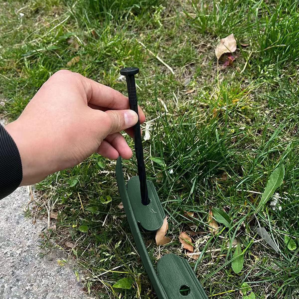 Landscape Edging,33FT Garden Edging Borders [Extra Tall 4IN High] Flexible Lawn Edging Kit with 30pcs Stakes,Mini Plastic Fence for Yard Flowerbeds,Grass-Green