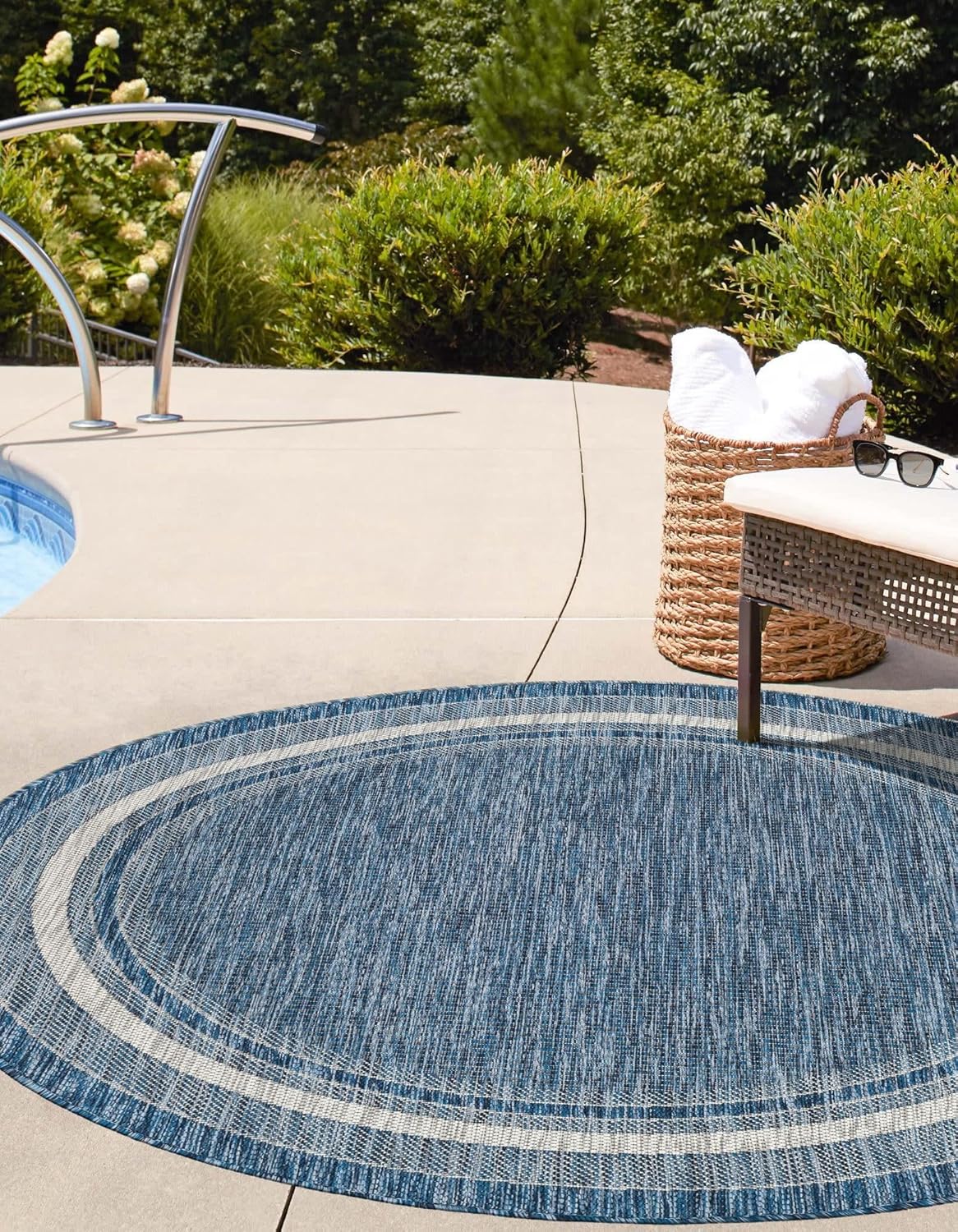 Unique Loom Outdoor Border Collection Area Rug - Soft Border (5' Round Blue/Ivory)