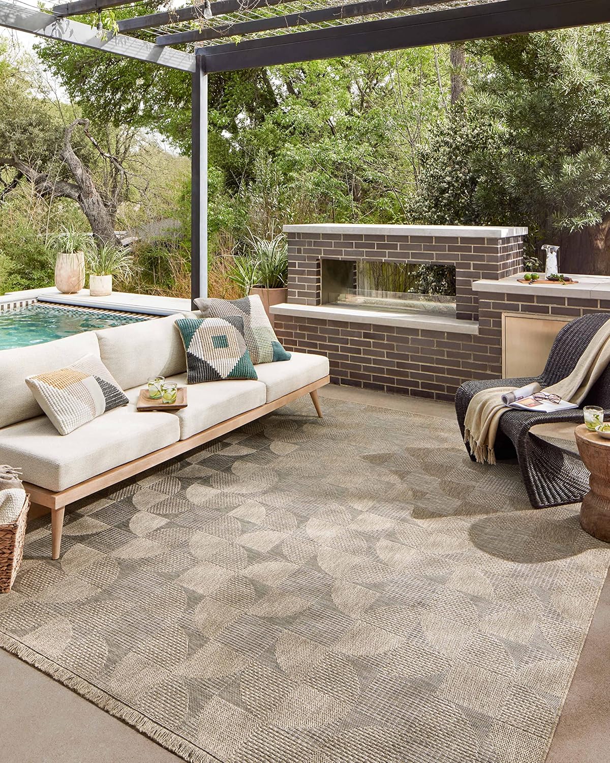 Loloi Dawn Collection Indoor/Outdoor DAW-08 Beige 7'-8" x 10' Area Rug