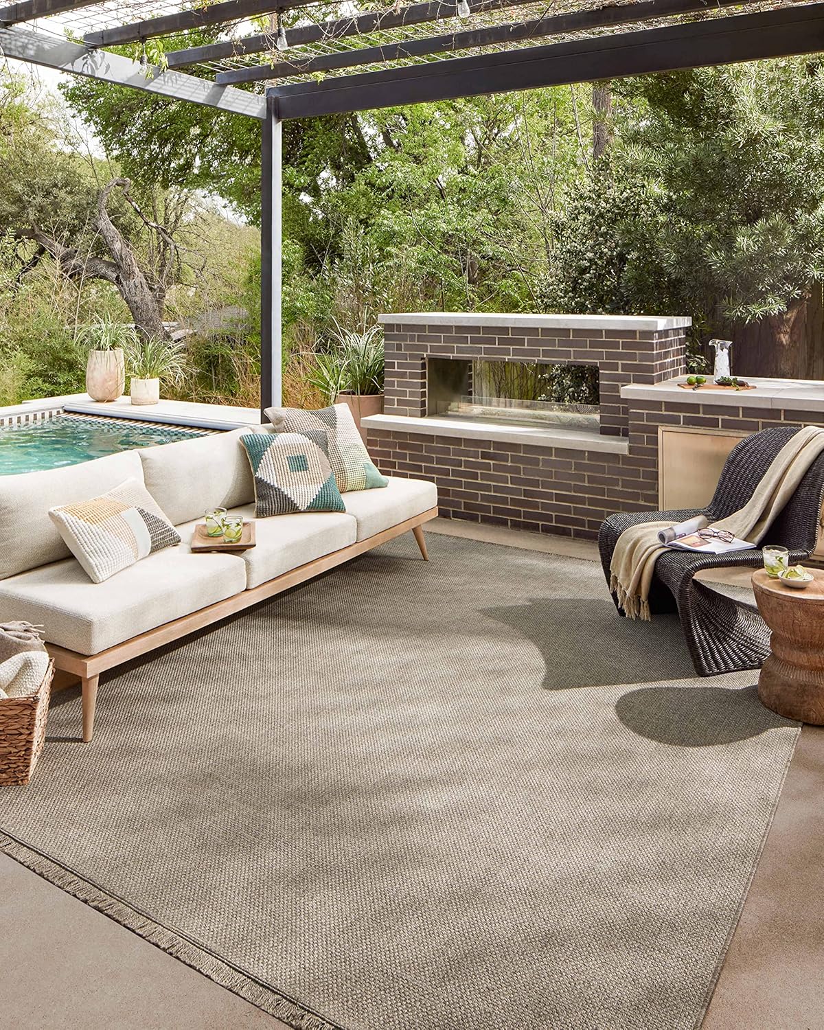 Loloi Dawn Collection Indoor/Outdoor DAW-04 Coffee 5'-1" x 7'-7" Area Rug