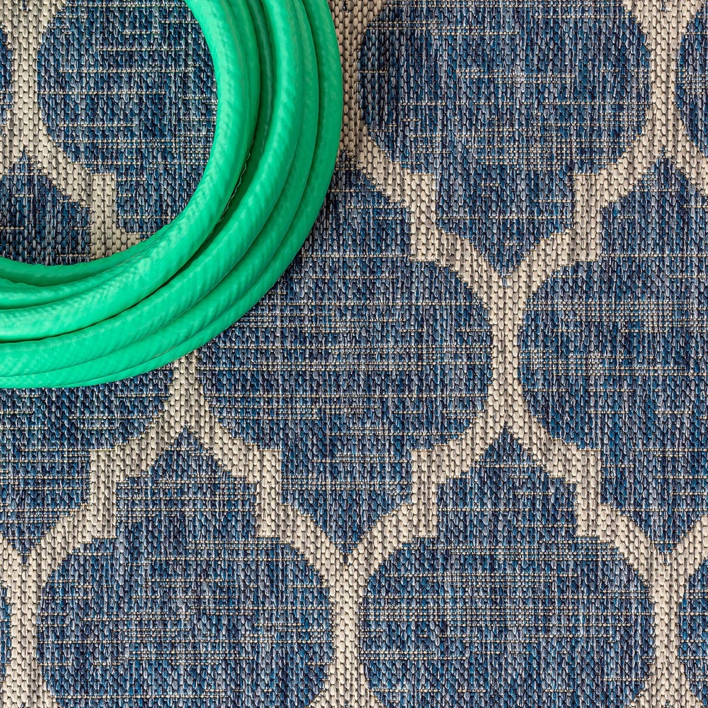 Eyely BMS109D-5R Santa Monica Trebol Moroccan Trellis Textured Weave Indoor/Outdoor Area Rug Coastal;Bohemian, Bedroom, Backyard, Patio, Easy-Cleaning, Non-Shedding, 5' Round, Navy/Gray