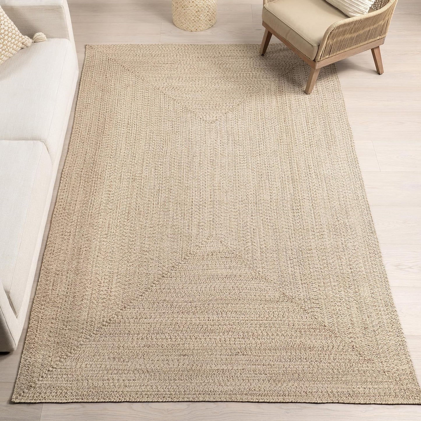 nuLOOM 4' Round Solid Hand Braided Indoor/Outdoor Area Rug, Pet-Friendly, High Traffic, Weather Resistant, for Patio, Balcony, Bedroom, Living, Dining Room, Wynn Tan