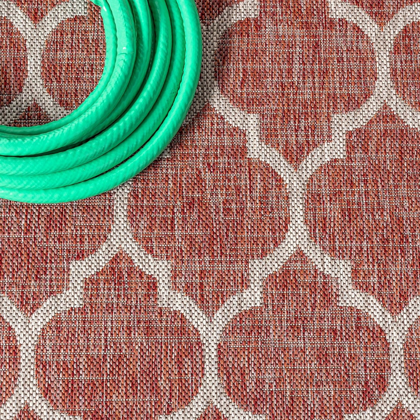 Eyely BMS109C-4R Santa Monica Trebol Moroccan Trellis Textured Weave, Pet Friendly, Non-Shedding, Stain Resistant, Easy-Cleaning, Red/Beige, 4' Round, Indoor/Outdoor, Area Rug